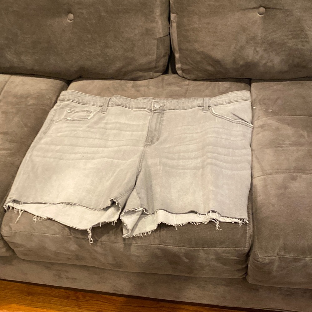 Universal Thread grey denim short shorts nwot 26w